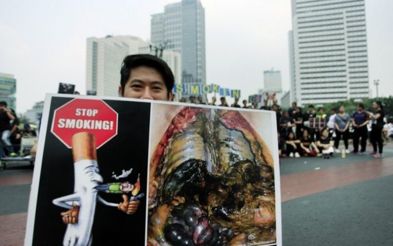 STRENGTHEN GOVT SUPPORT TO HELP SMOKERS QUIT